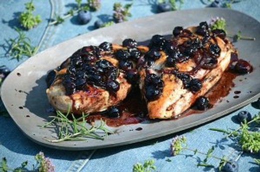 BLUEBERRY BALSAMIC GLAZED CHICKEN